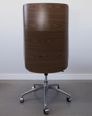 Кресло из натуральной кожи, каркас дерево арт. FX-BC06 - купить в Тюмени. Цена 34 820.52 руб.